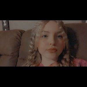 Meet your Posher, Abbi